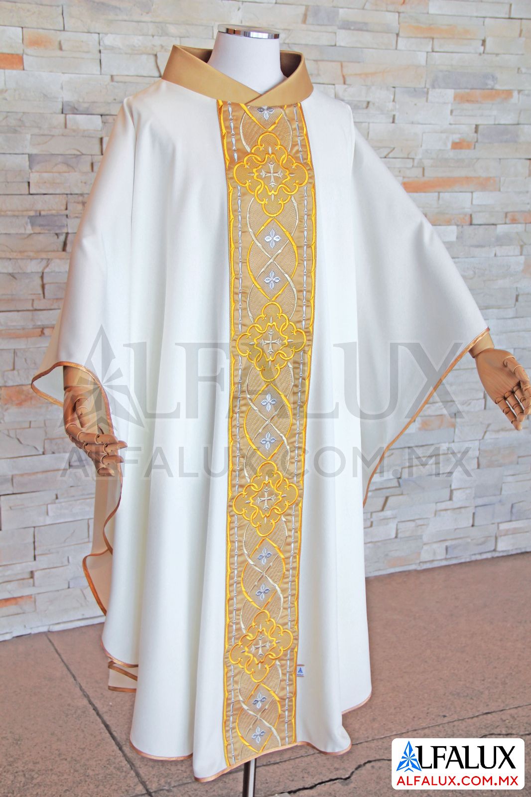 02 ROYAL Casulla Alfalux Central Perla Dorado 123 (4)